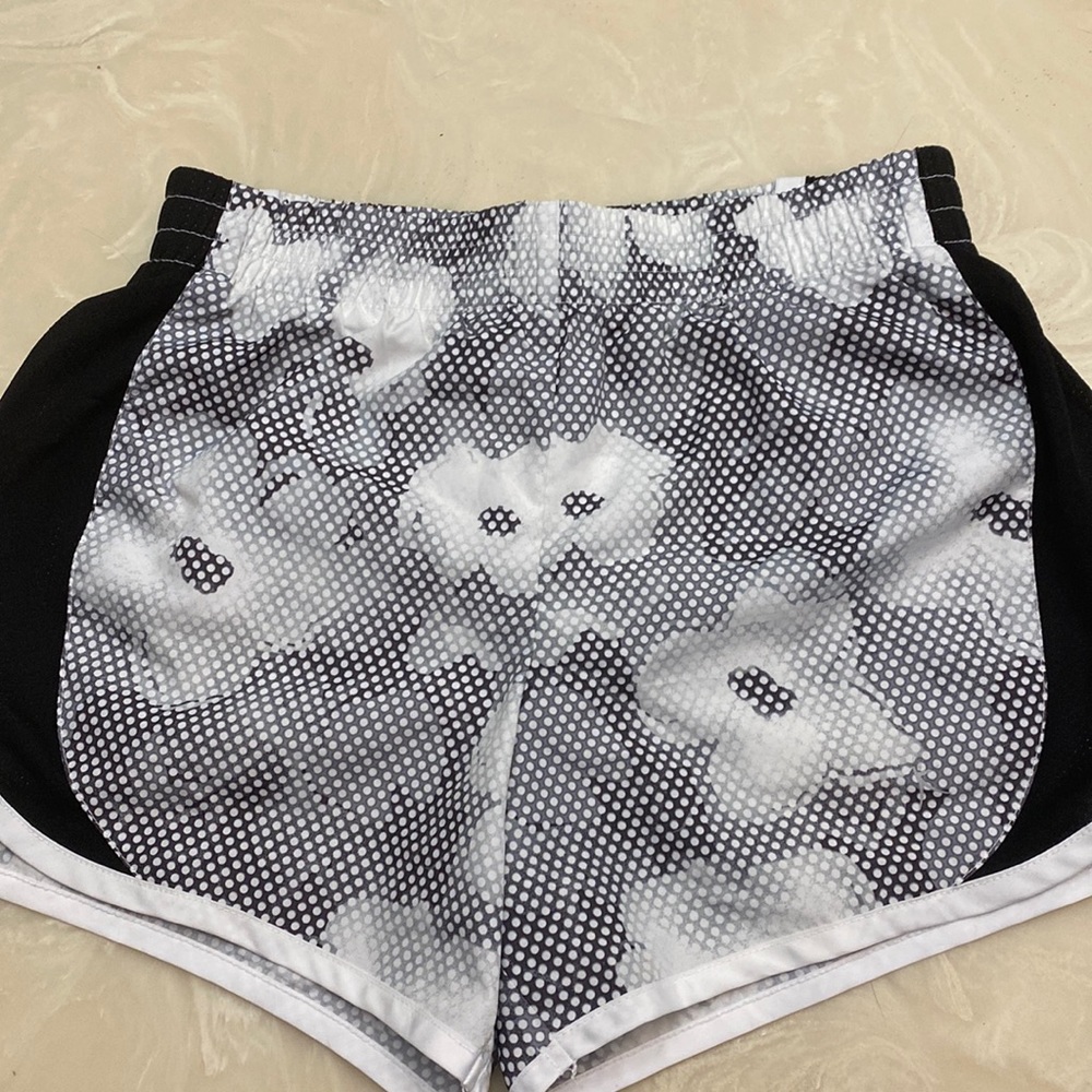 Danskin Now shorts size 10/12